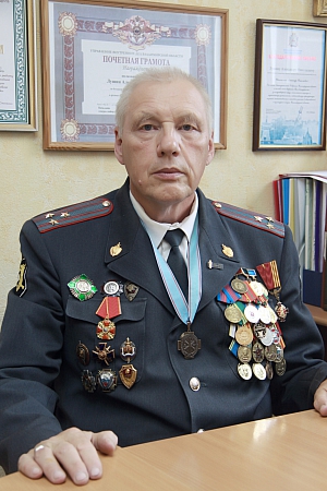 В рабочем кабинете, 2012 год