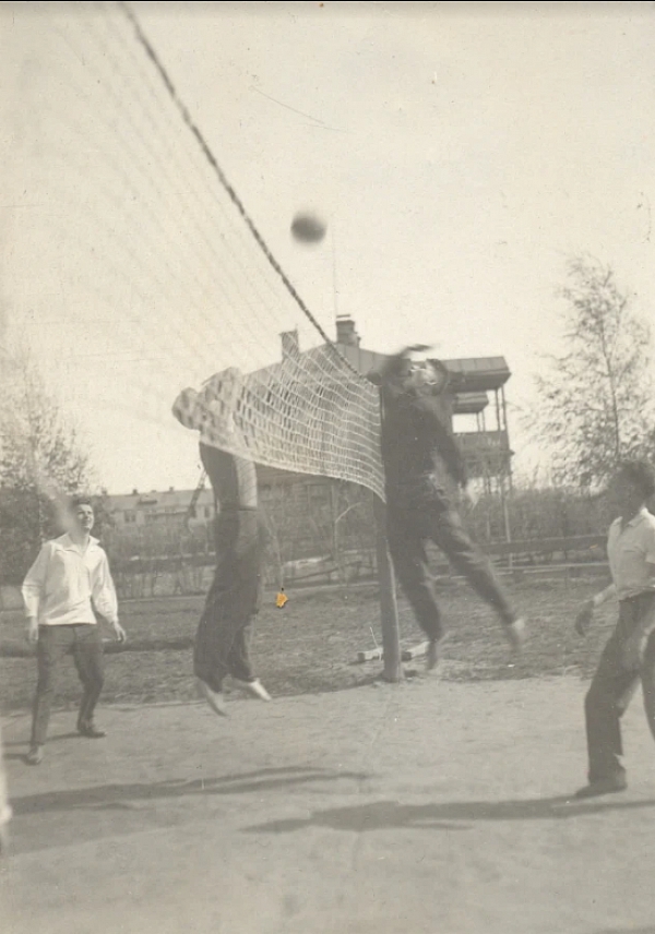 Волейбольная площадка, 1928 год. Фото из архива Глебовой Н.Г.