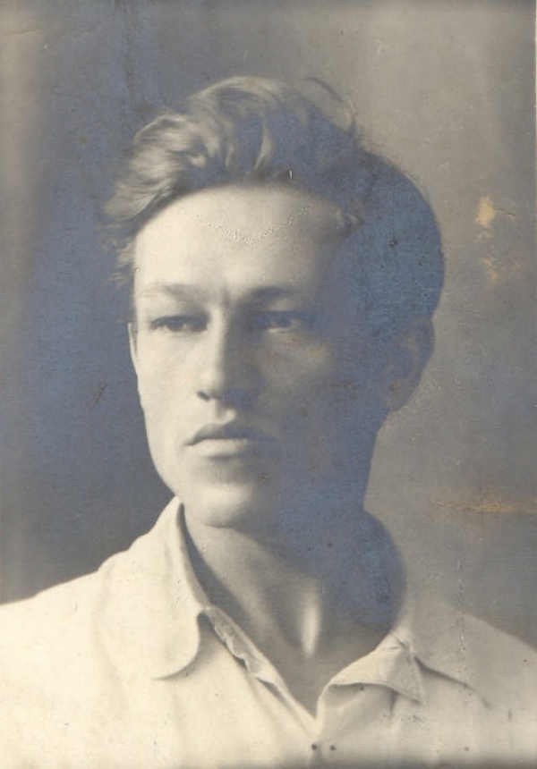 Михаил Артемьев в молодости